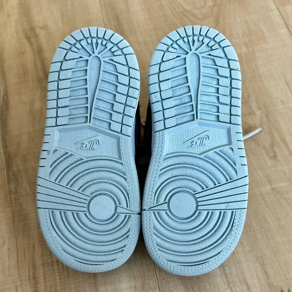 Jordan Kids Sneakers - White, Gray, and Navy - Picture 7 of 9